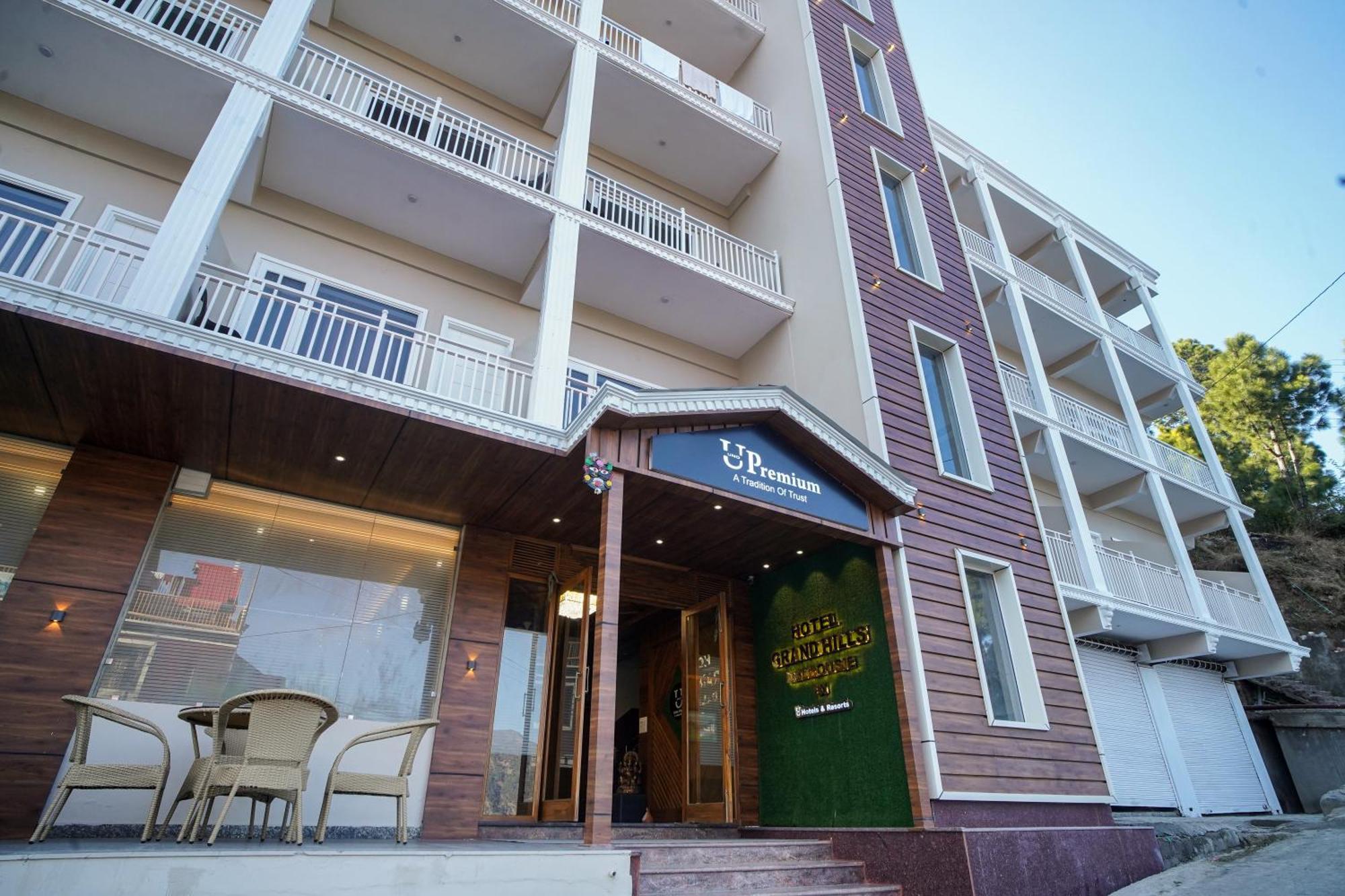 Uno Premium Dalhousie Hotel Екстериор снимка